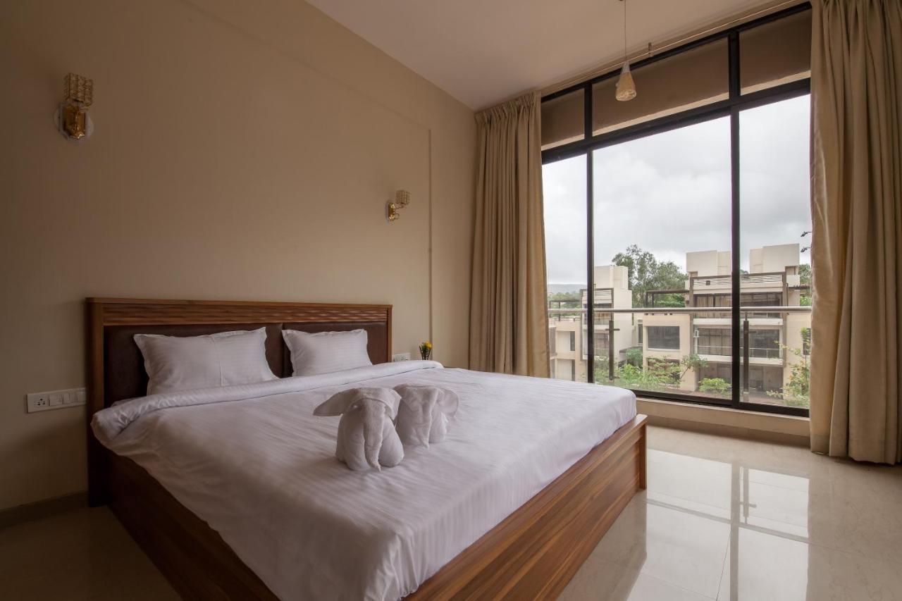 Stayvista'S Greenwoods Villa 10 - City-Center Villa With Private Pool, Terrace, Lift & Carrom Board Лонавла Екстер'єр фото