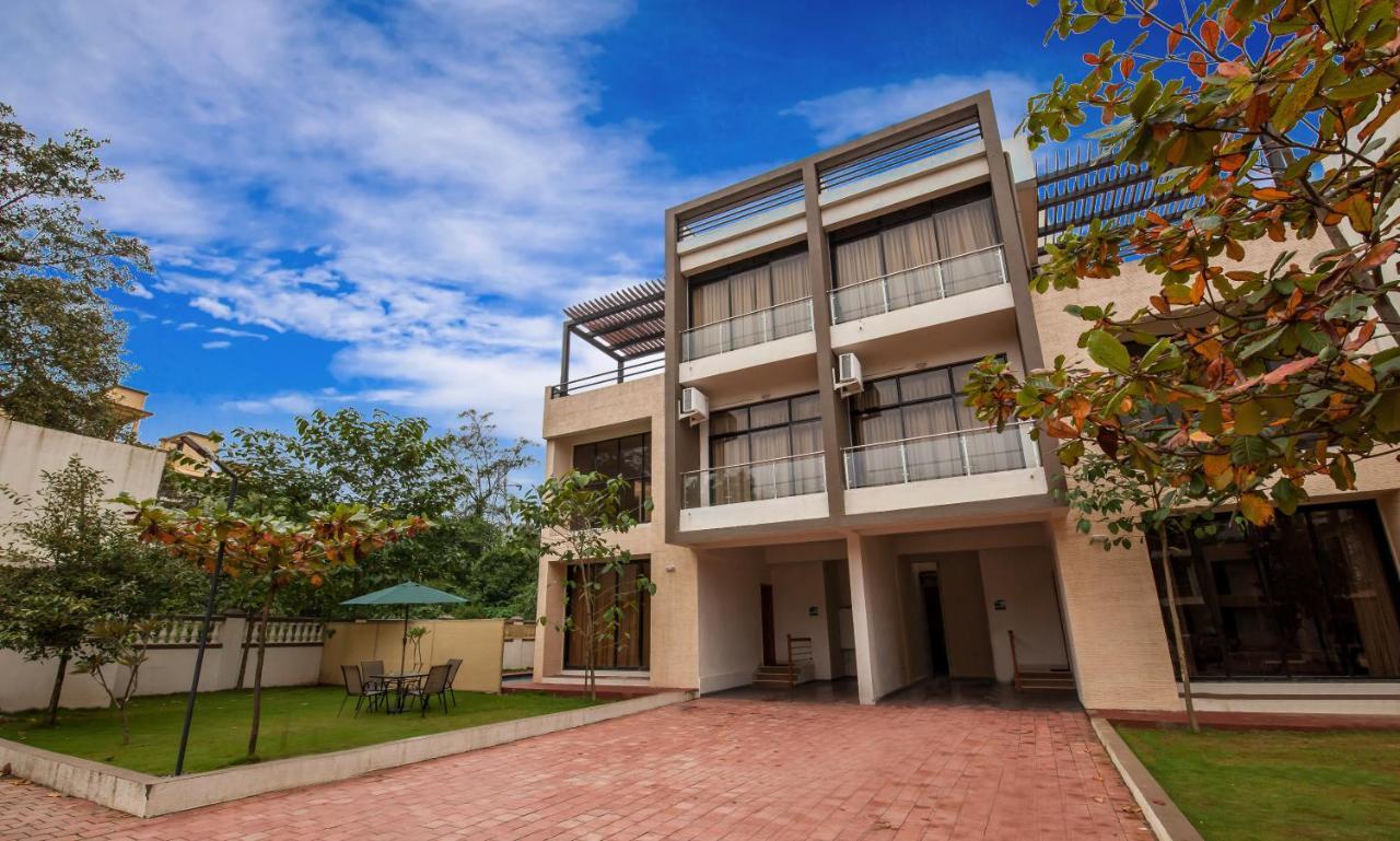 Stayvista'S Greenwoods Villa 10 - City-Center Villa With Private Pool, Terrace, Lift & Carrom Board Лонавла Екстер'єр фото